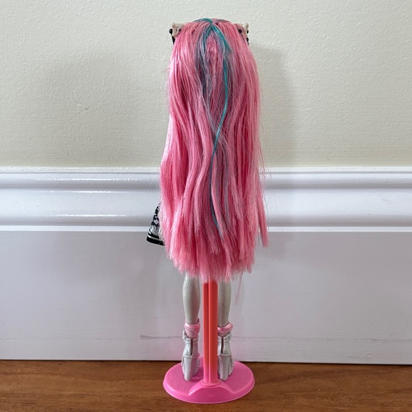 Monster High Rochelle Goyle Doll - Picture 6 of 7